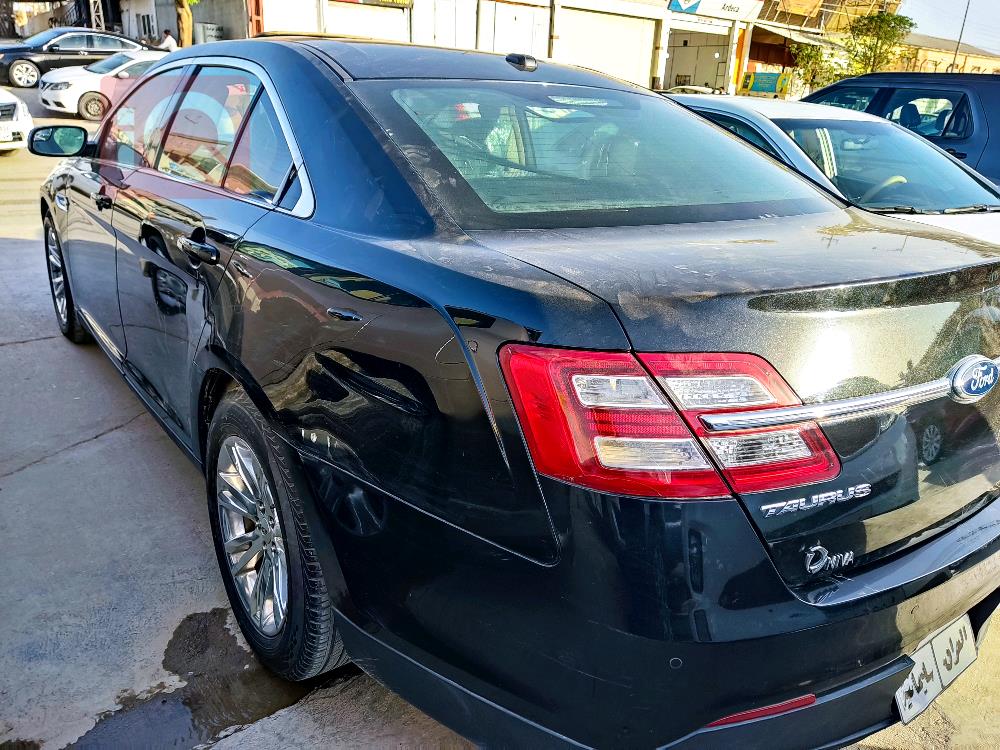 Ford Taurus